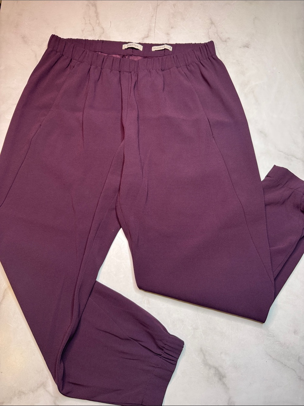 Aritzia Babaton Dexter Crepe Pants in Plum
